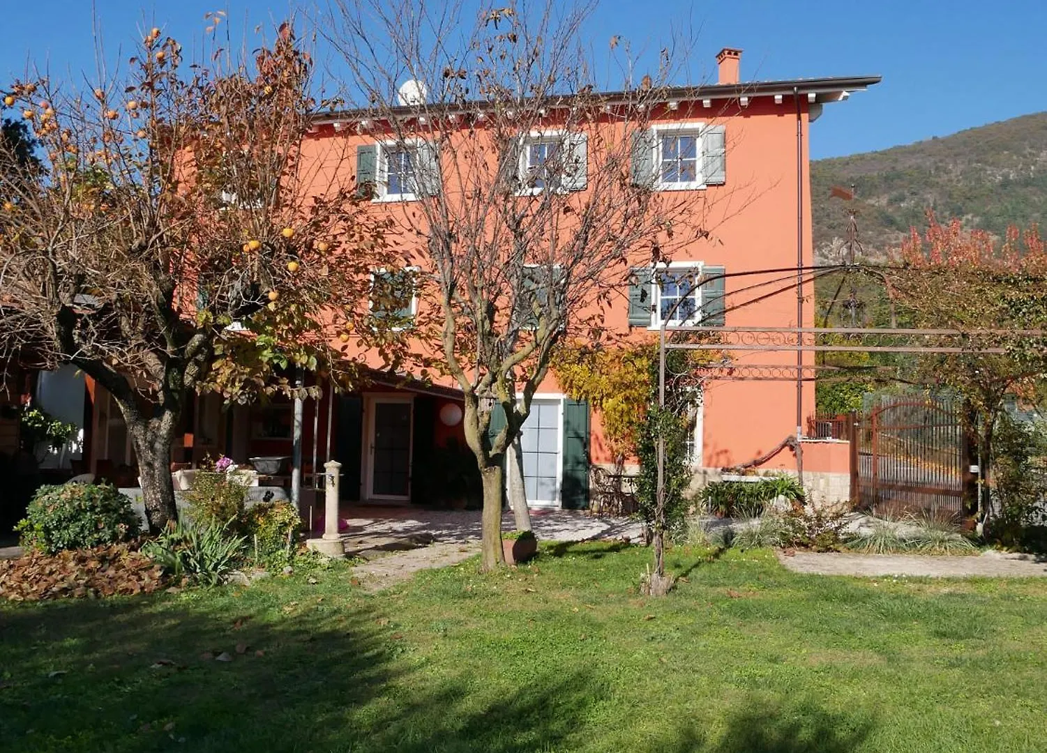 Villa Redhouse Pesina Costermano sul Garda Italien