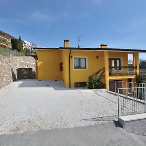 Blue In Marciaga Di Costermano sul Garda